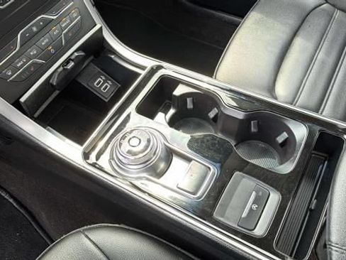 Used 2019 Ford Edge SEL w/ Equipment Group 201A AWD/4WD image 19