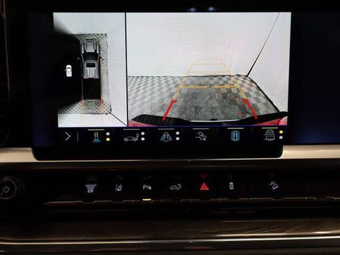 Used 2024 Chevrolet Silverado 3500 LTZ w/ LTZ Convenience Package AWD/4WD image 9