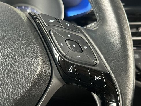 Certified 2020 Toyota C-HR XLE image 28