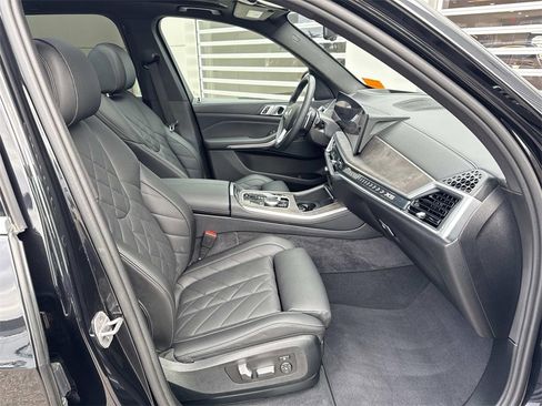 Used 2024 BMW X5 xDrive40i w/ Parking Assistance Package image 9
