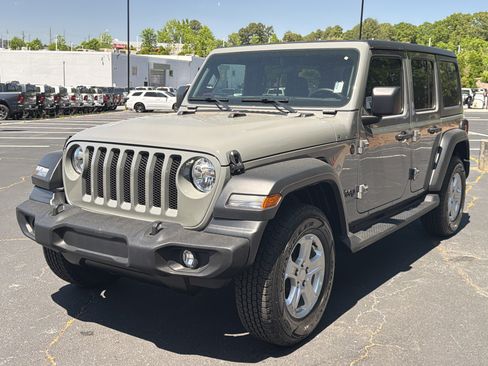 Used 2022 Jeep Wrangler Unlimited Sport image 3