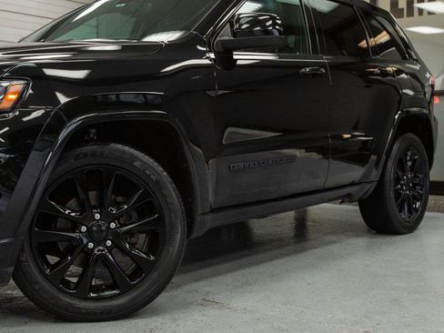 Used 2019 Jeep Grand Cherokee Altitude image 11