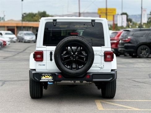 Used 2024 Jeep Wrangler Unlimited Sahara w/ Technology Group AWD/4WD image 6
