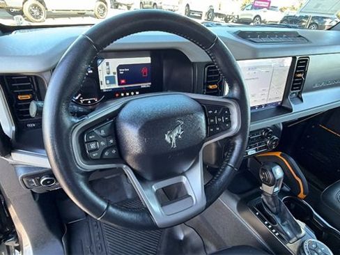Used 2023 Ford Bronco Badlands image 27