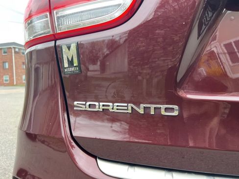 Used 2017 Kia Sorento SX image 10