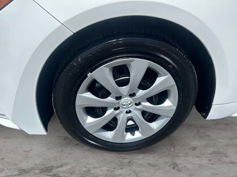 Certified 2025 Toyota Corolla LE FWD image 9