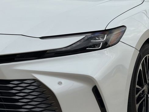 Used 2025 Toyota Camry XLE image 11