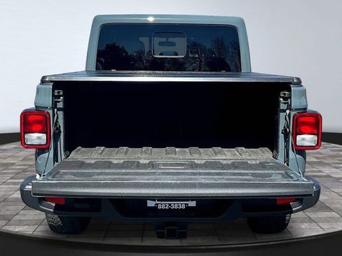 Used 2024 Jeep Gladiator Sport AWD/4WD image 7