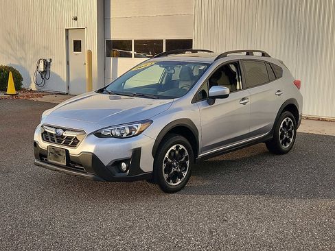 Used 2023 Subaru Crosstrek 2.0i Premium image 3