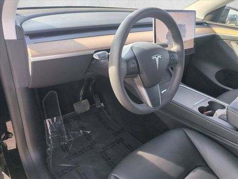 Used 2023 Tesla Model Y Long Range image 10