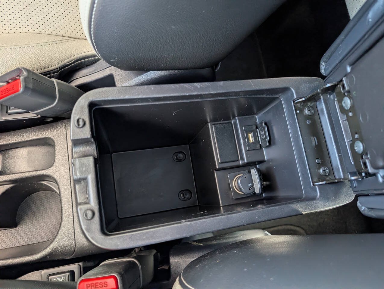 Used 2013 Mitsubishi Outlander Sport LE AWD/4WD image 28