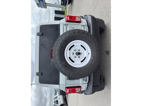 New 2026 Ford Bronco Heritage Edition image 6