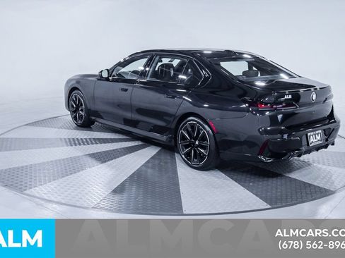 Used 2026 BMW 740i w/ Premium Package RWD image 7