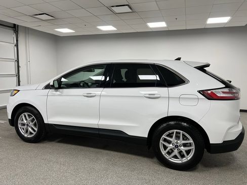Used 2024 Ford Edge SEL image 8