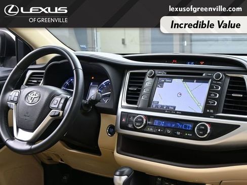 Used 2019 Toyota Highlander FWD V6 image 29