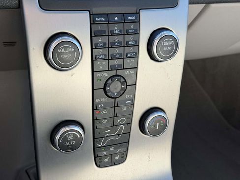 Used 2009 Volvo C70 T5 image 4