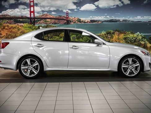 Used 2011 Lexus IS 250 w/ Premium Pkg Value Edition RWD image 5