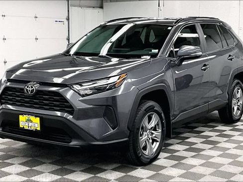 Used 2024 Toyota RAV4 XLE AWD/4WD image 12