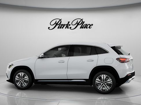 New 2026 Mercedes-Benz GLA 250 4MATIC image 8