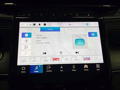 Used 2024 Jeep Grand Cherokee Limited w/ Black Appearance Package image 37