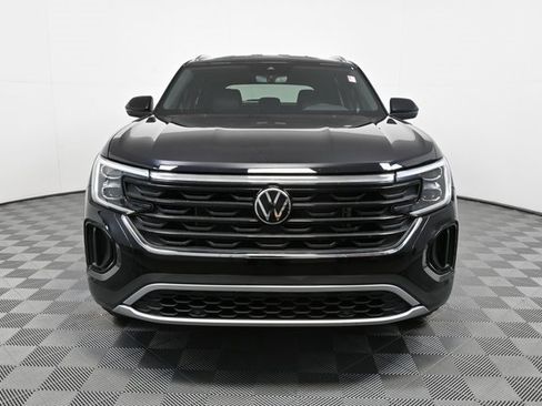 Certified 2025 Volkswagen Atlas Cross Sport SE image 16
