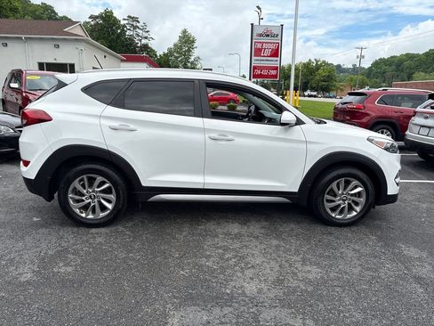Used 2017 Hyundai Tucson SE AWD/4WD image 6