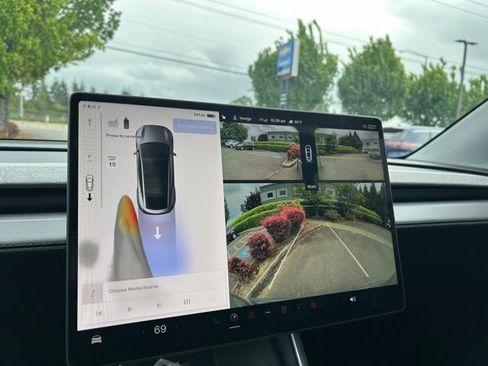 Used 2026 Tesla Model Y Long Range AWD/4WD image 29