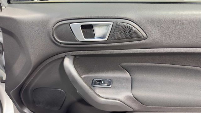Used 2015 Ford Fiesta SE FWD image 13