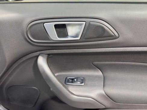 Used 2015 Ford Fiesta SE FWD image 13