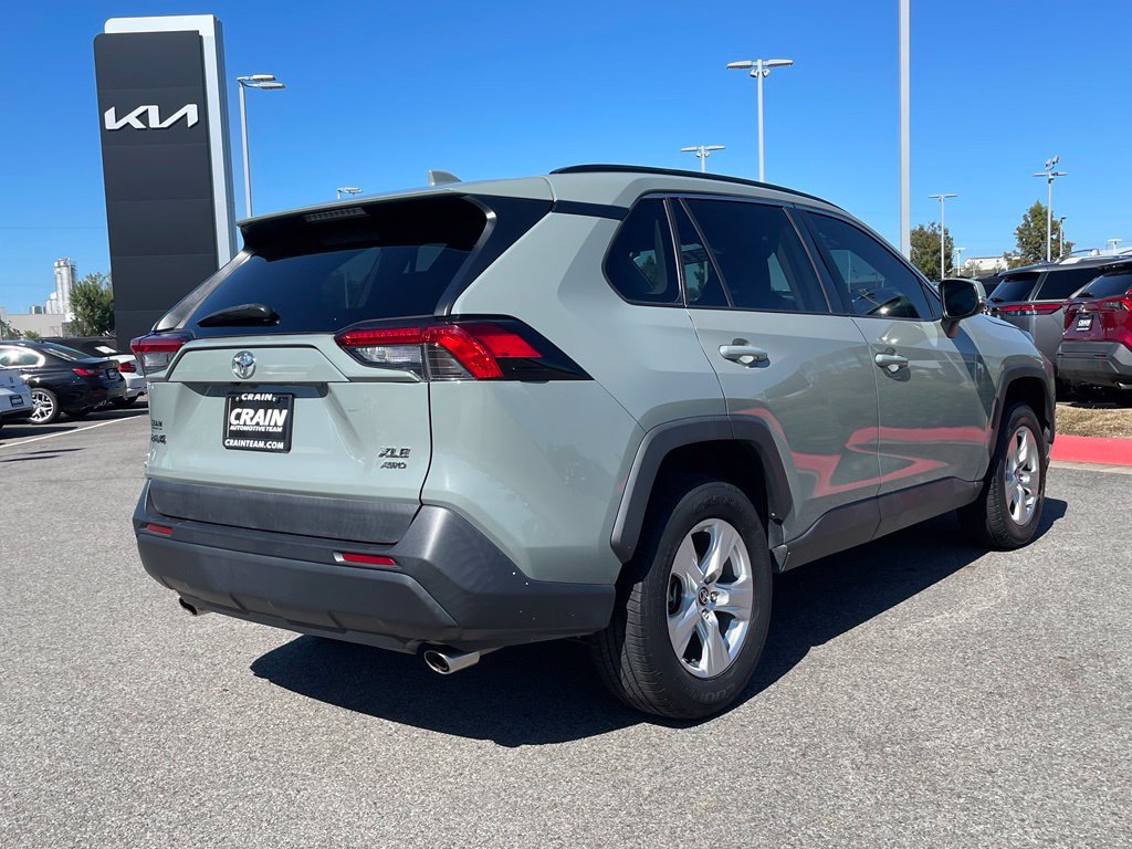 Used 2021 Toyota RAV4 XLE AWD/4WD image 8
