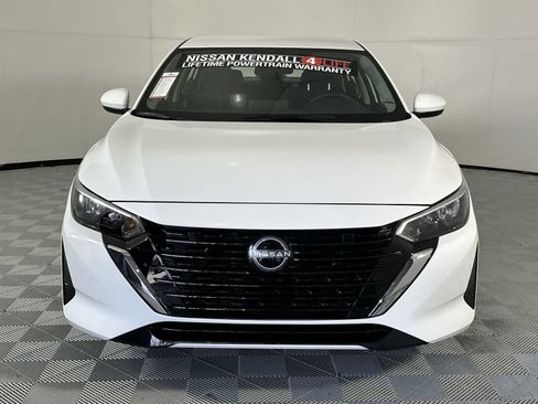 Certified 2025 Nissan Sentra SV FWD image 3