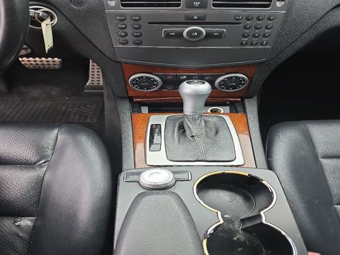 Used 2010 Mercedes-Benz C 300 Sedan image 17