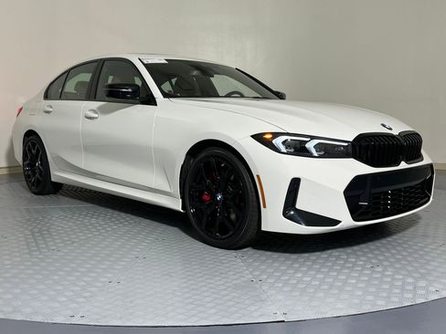 New 2026 BMW 330i Sedan w/ M Sport Package RWD image 6