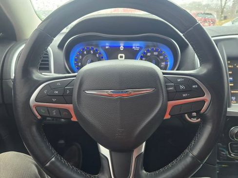 Used 2016 Chrysler 300 C image 19