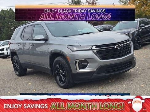Used 2023 Chevrolet Traverse LT image 8