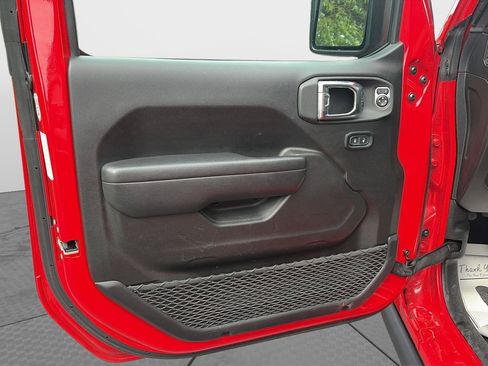 Used 2025 Jeep Wrangler Unlimited Sport AWD/4WD image 13