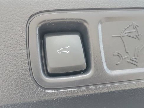 Certified 2023 Lincoln Navigator Reserve AWD/4WD image 9