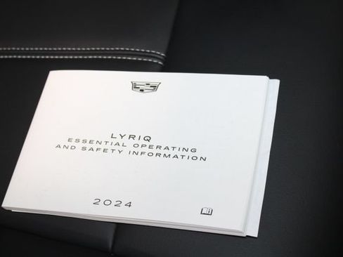 Certified 2024 Cadillac Lyriq Tech w/ Driver Assist Package AWD/4WD image 34