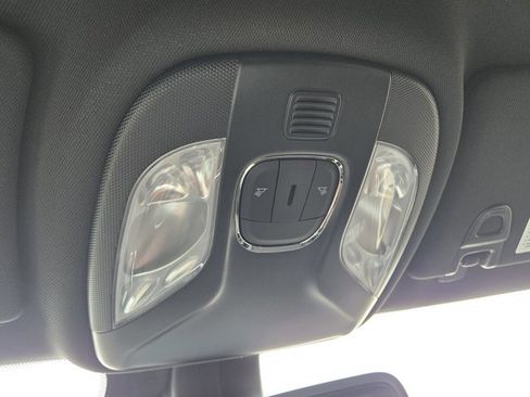 New 2026 Jeep Compass Latitude image 30