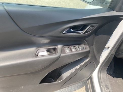 Used 2021 Chevrolet Equinox LT image 17