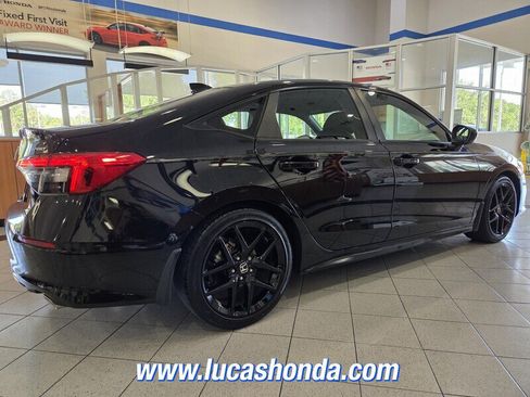 Used 2023 Honda Civic Sport image 6