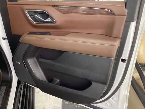 Used 2022 Chevrolet Tahoe High Country AWD/4WD image 23