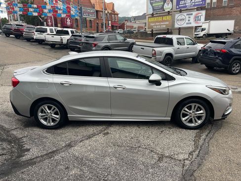 Used 2017 Chevrolet Cruze LT w/ RS Package FWD image 5