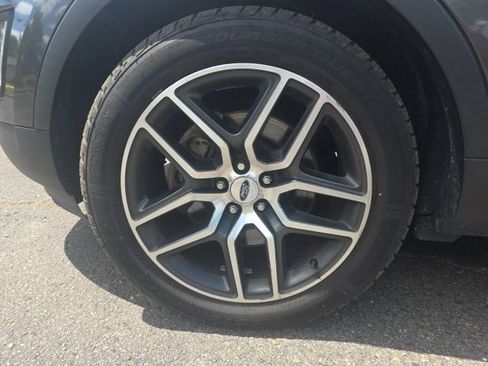 Used 2017 Ford Explorer Sport AWD/4WD image 4