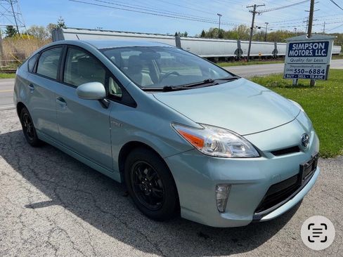 Used 2015 Toyota Prius Four FWD image 1