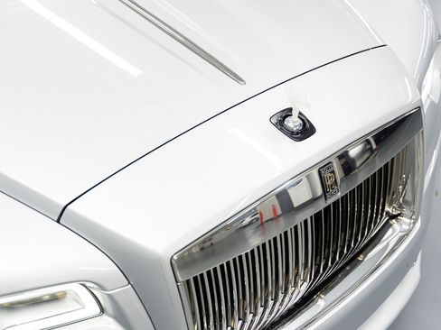 Used 2017 Rolls-Royce Dawn RWD image 9
