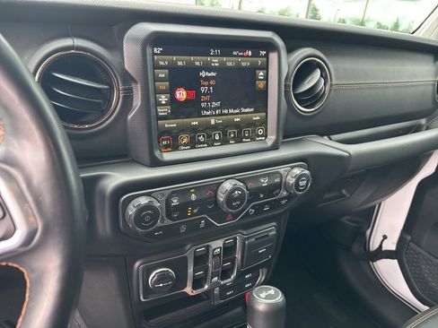 Used 2021 Jeep Wrangler Unlimited Sahara AWD/4WD image 8