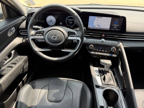 Used 2022 Hyundai Elantra Limited FWD image 16