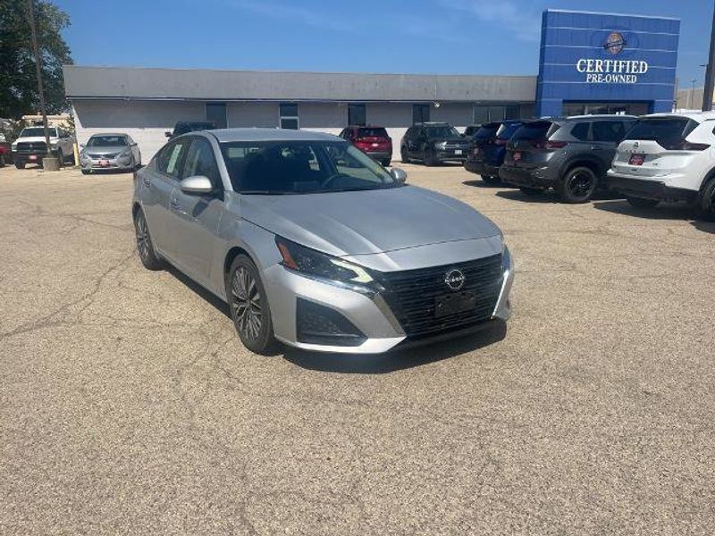 Certified 2023 Nissan Altima 2.5 SV image 1