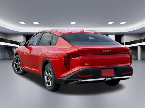 New 2026 Kia K4 LXS image 4